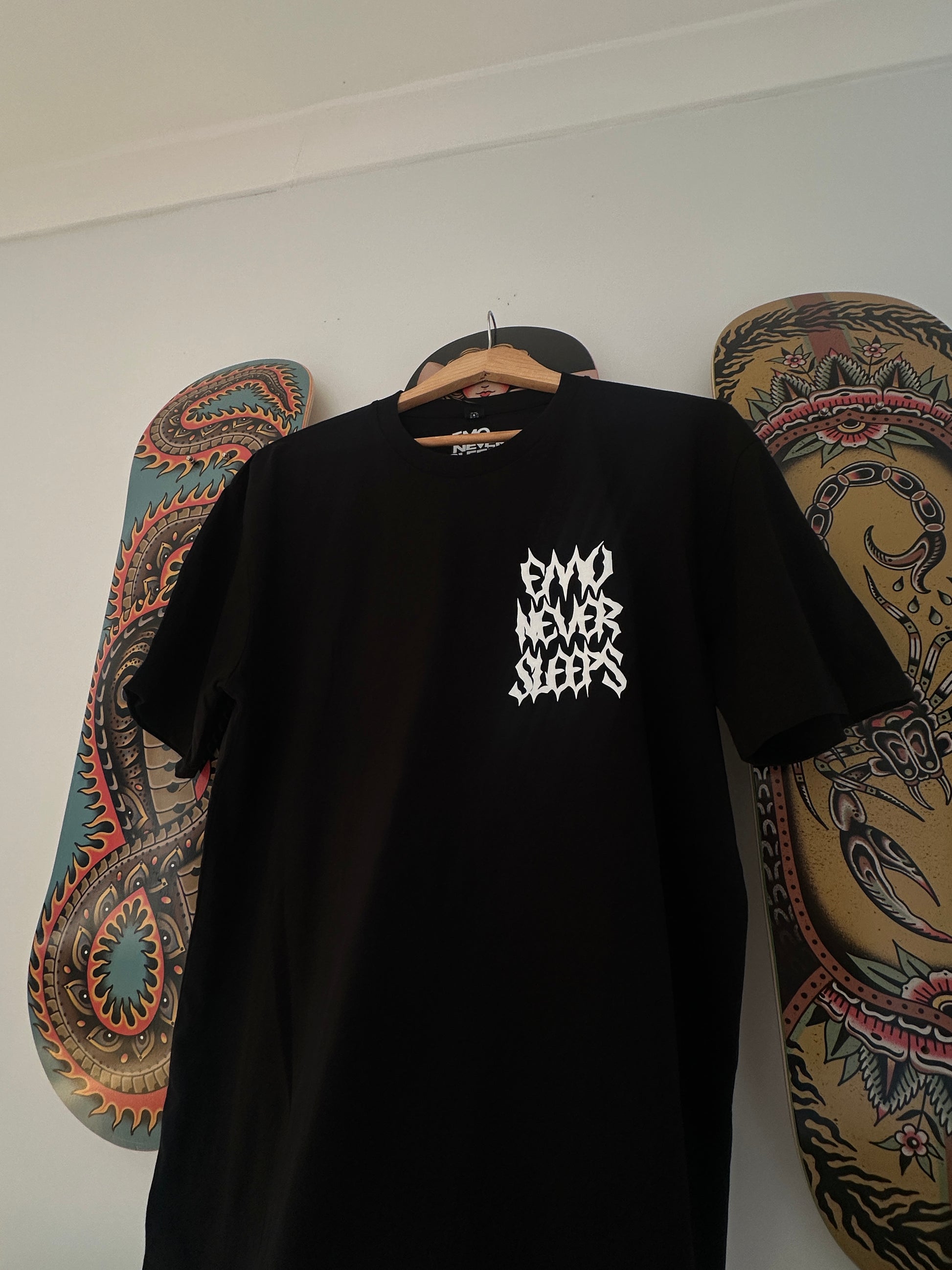 EMO NEVER SLEEPS METAL TEE