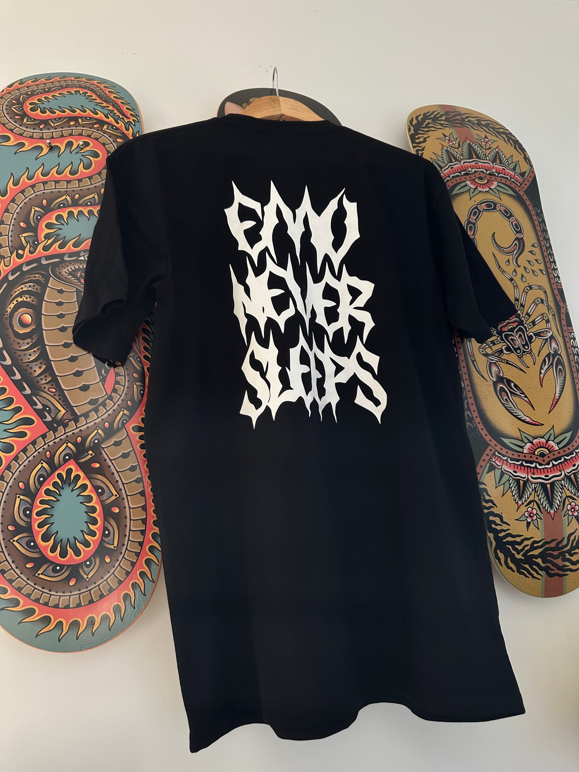 EMO NEVER SLEEPS METAL TEE