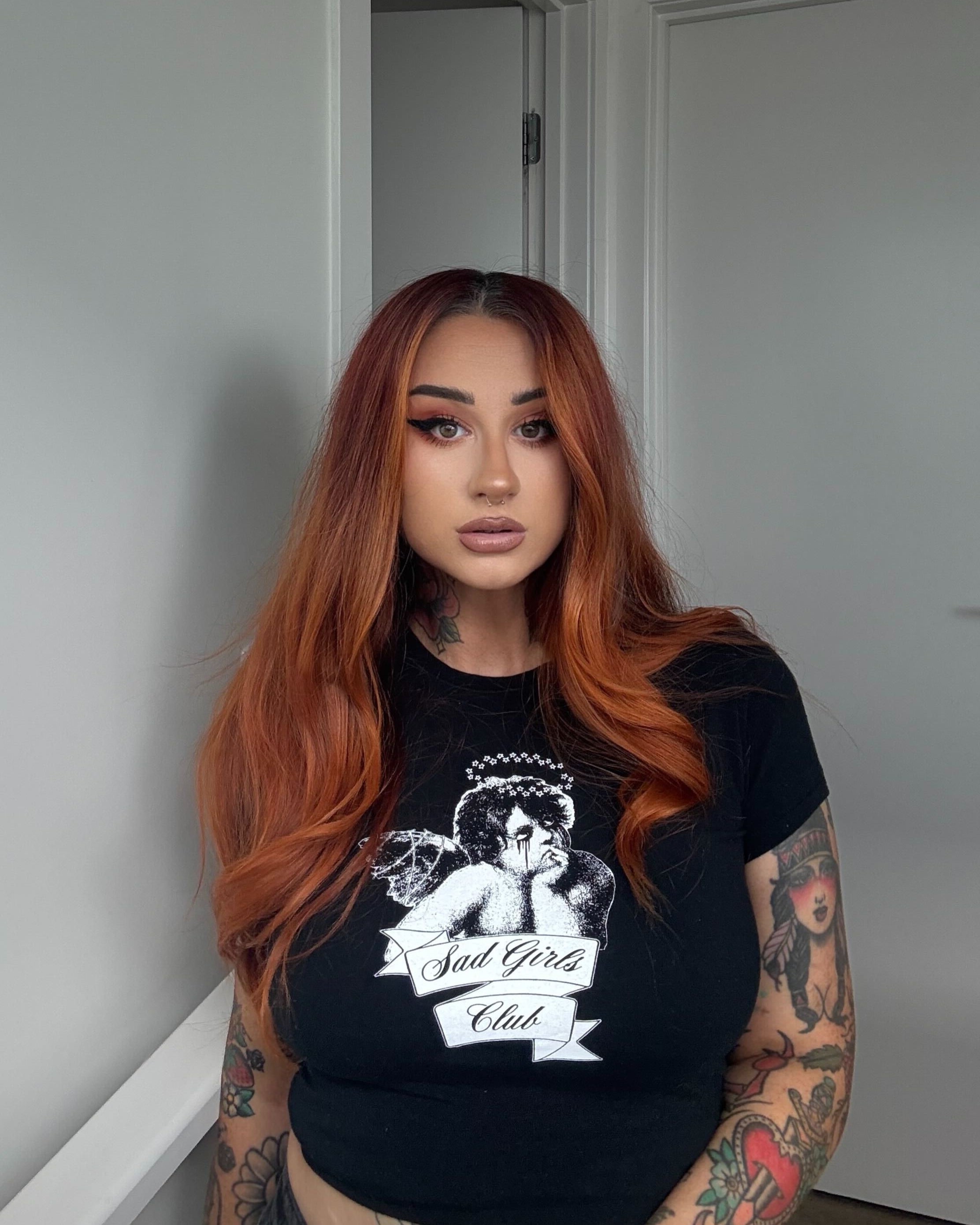 LOVESICK DARLING BABY TEE 🏹