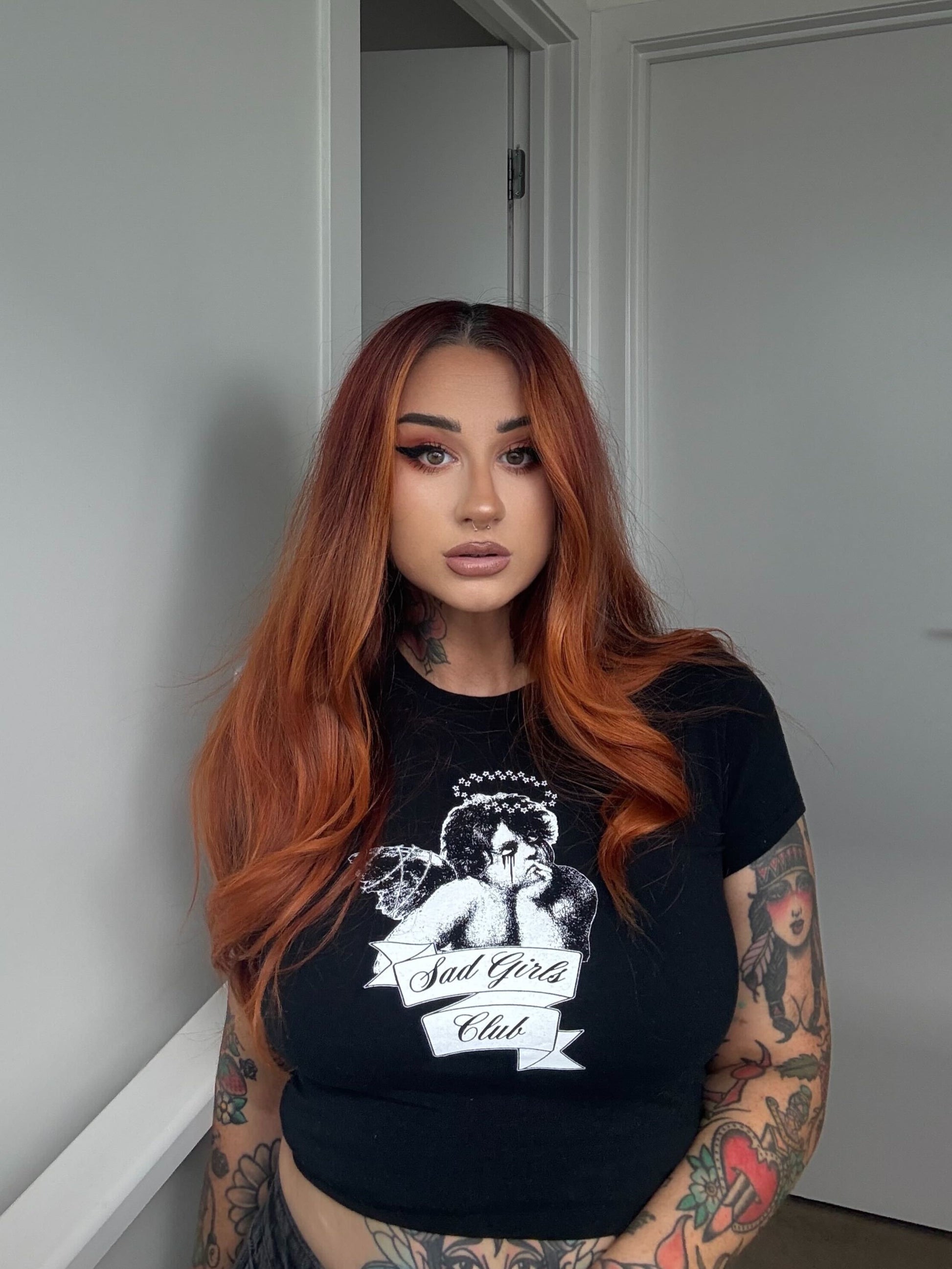 LOVESICK DARLING BABY TEE 🏹