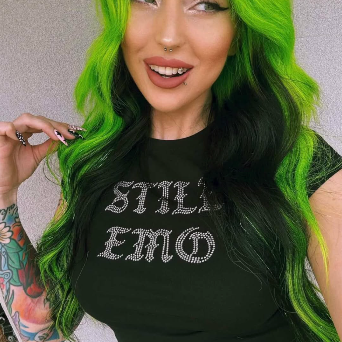 STILL EMO BABY TEE ★
