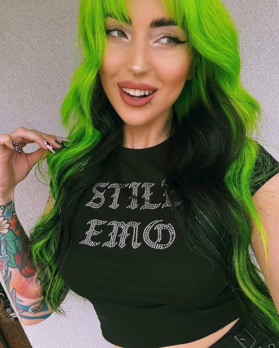 STILL EMO BABY TEE ★