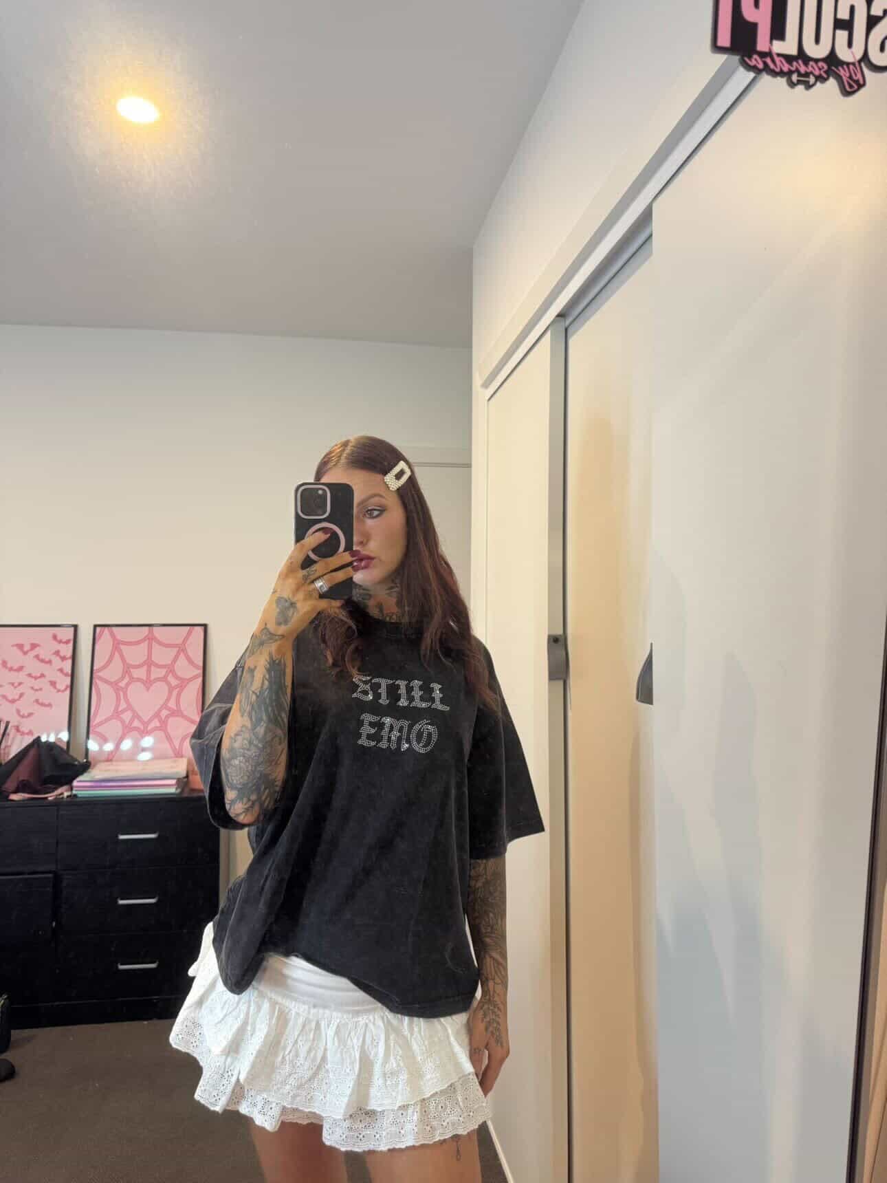 STILL EMO OVERSIZED TEE ★