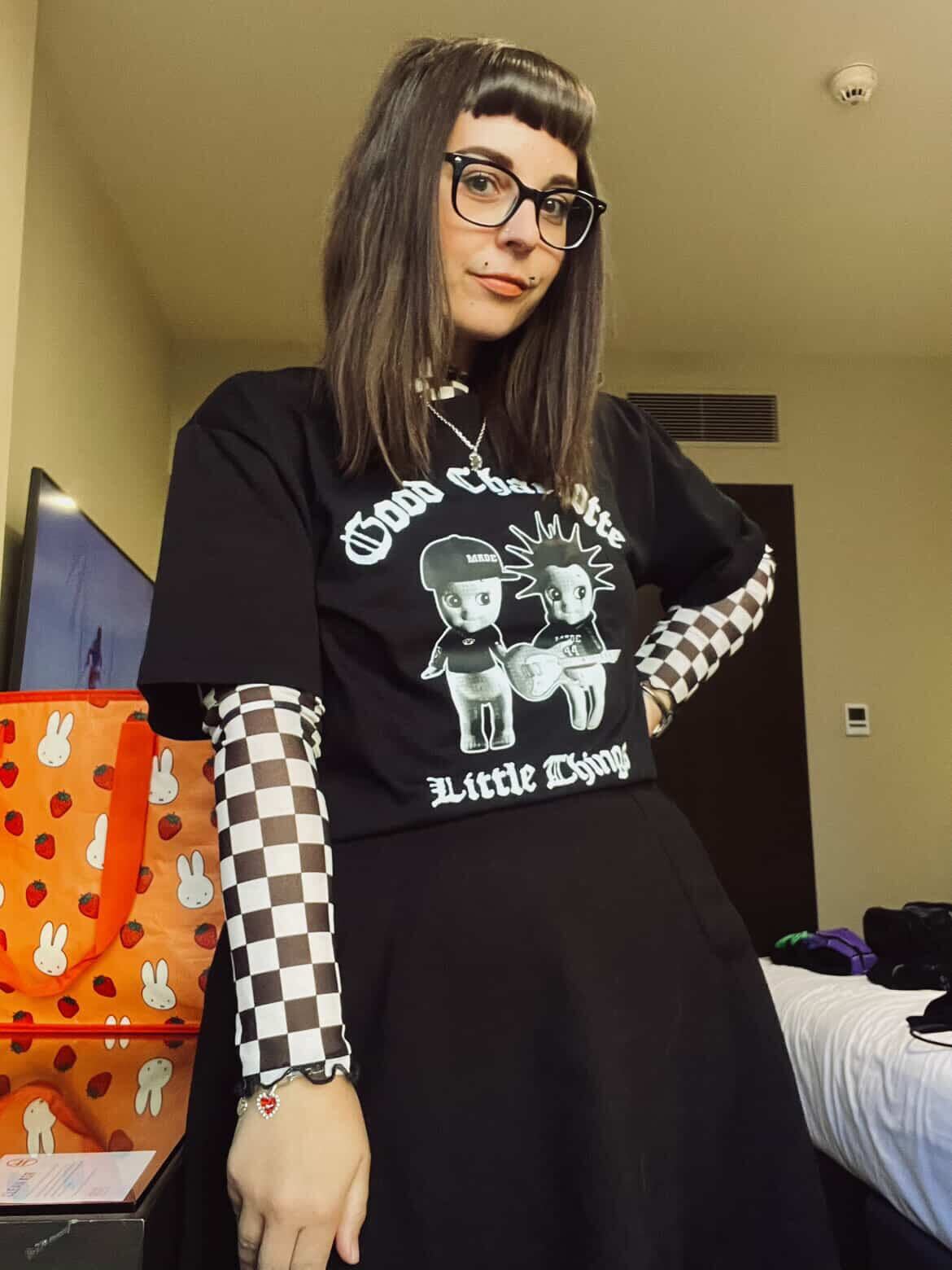 LITTLE THINGS TEE